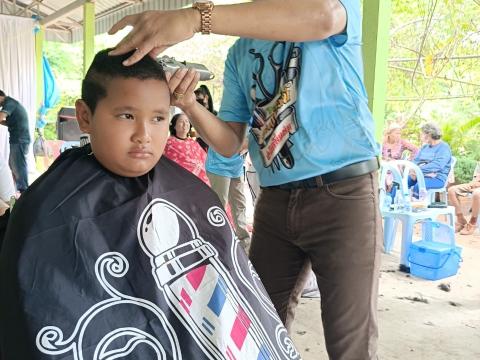 โครงการตัดผมฟรี ทำดีเพื่อพ่อ