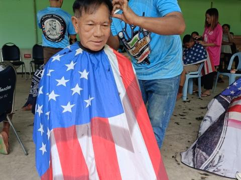 โครงการตัดผมฟรี ทำดีเพื่อพ่อ