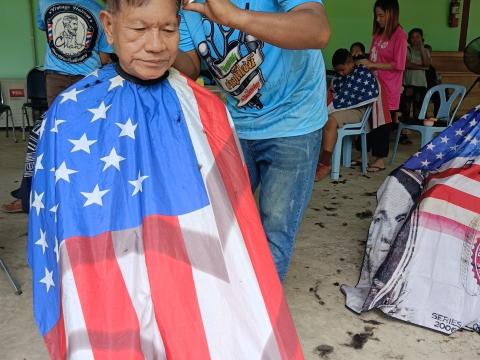 โครงการตัดผมฟรี ทำดีเพื่อพ่อ