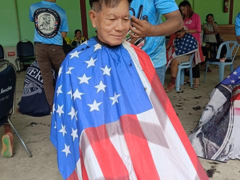 โครงการตัดผมฟรี ทำดีเพื่อพ่อ