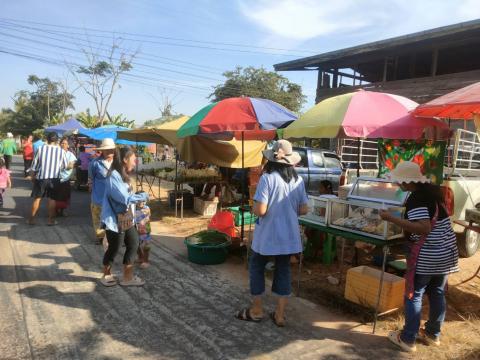 ตลาดชุมชนบ้านหนองหมี หมู่ที่ 6 และหมู่ที่ 7