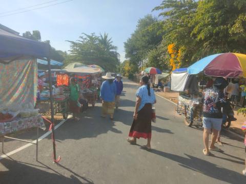 ตลาดชุมชนบ้านหนองหมี หมู่ที่ 6 และหมู่ที่ 7