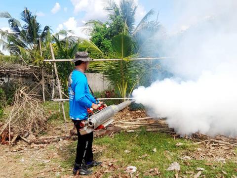 พ่นหมอกควันป้องกันโรคไข้มาลาเรีย