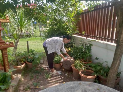 ลงพื้นที่หยอดทรายอะเบทเพื่อป้องกันและกำจัดลูกน้ำยุงลายในชุมชน วัด และโรงเรียน ประจำปี 2568